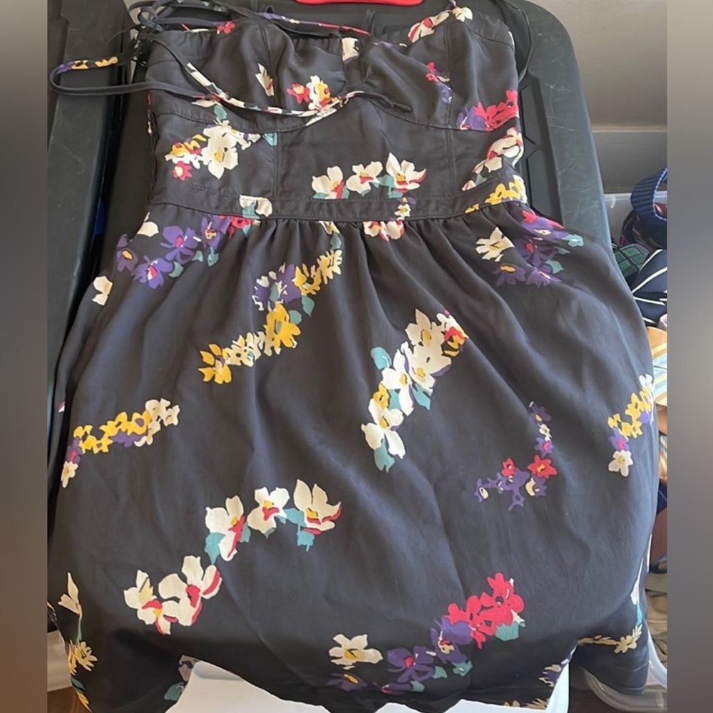 American Eagle black floral strappy flowing top/mini dress w/pockets. SZ 4